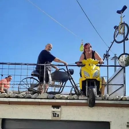 Bikers12 Shabby House Only For Bikers בית אירוח *