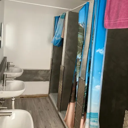 Quarto em Acomodações Particulares Bikers12 Shabby House Only For Bikers