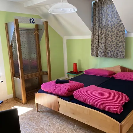 Bikers12 Shabby House Only For Bikers * فريدريشسهافن