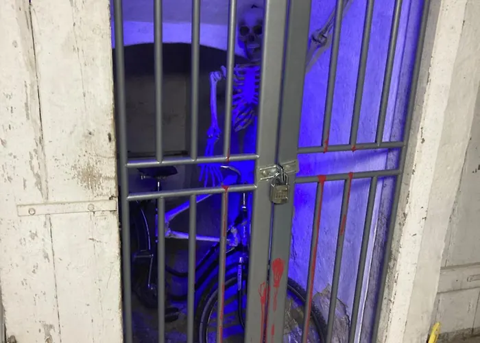 Bikers12 Shabby House Only For Bikers בית אירוח *