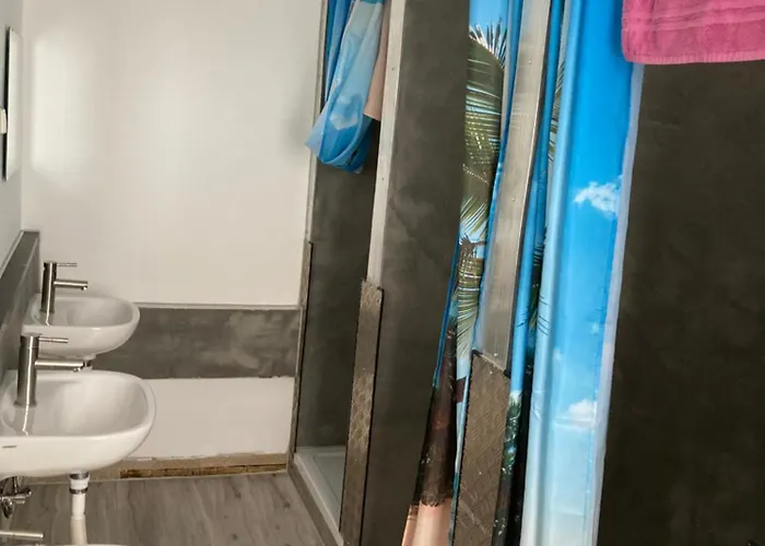 בית אירוח Bikers12 Shabby House Only For Bikers